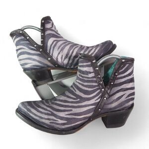 Corral Zebra Print Studded Pointed Toe Booties Grey / Black Women's 7.5M